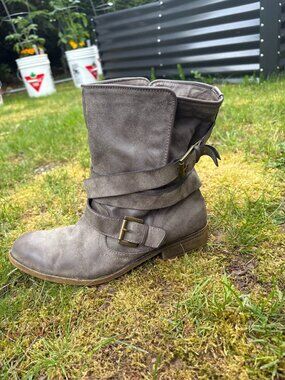 Stylish, Steve Madden, grey, slouch boots with cool buckle details.